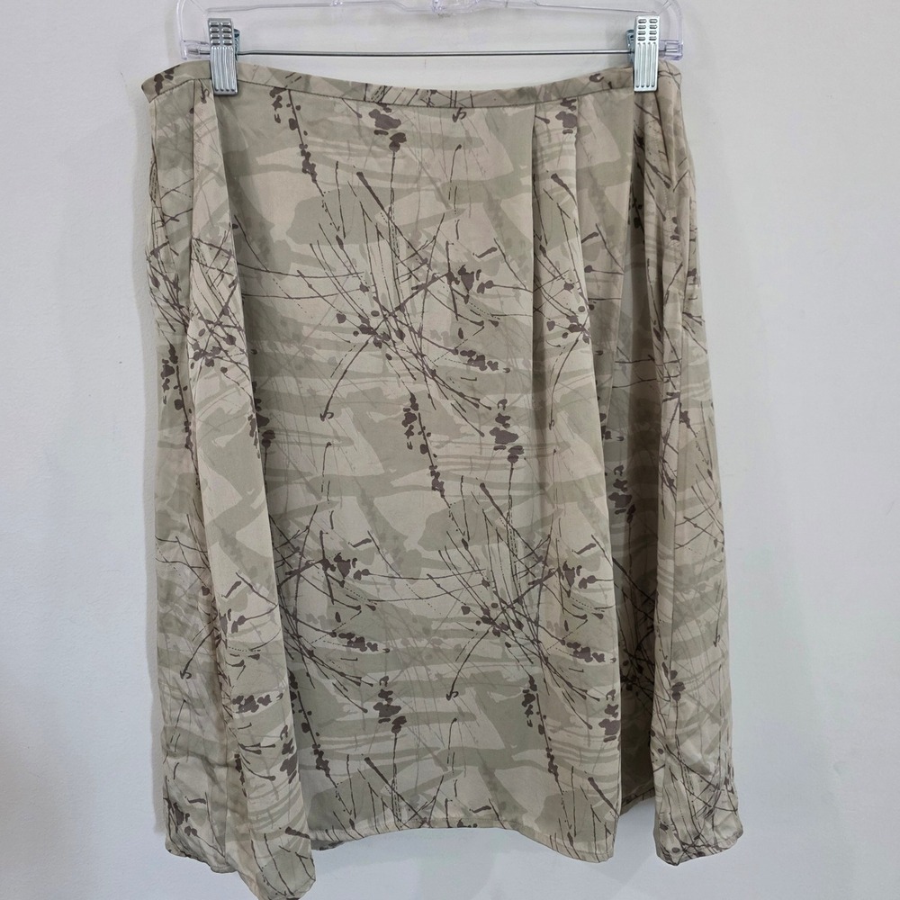 Calvin Klein Womens Silk Wrap Skirt Size 8 Petite Green Abstract Print Pleated